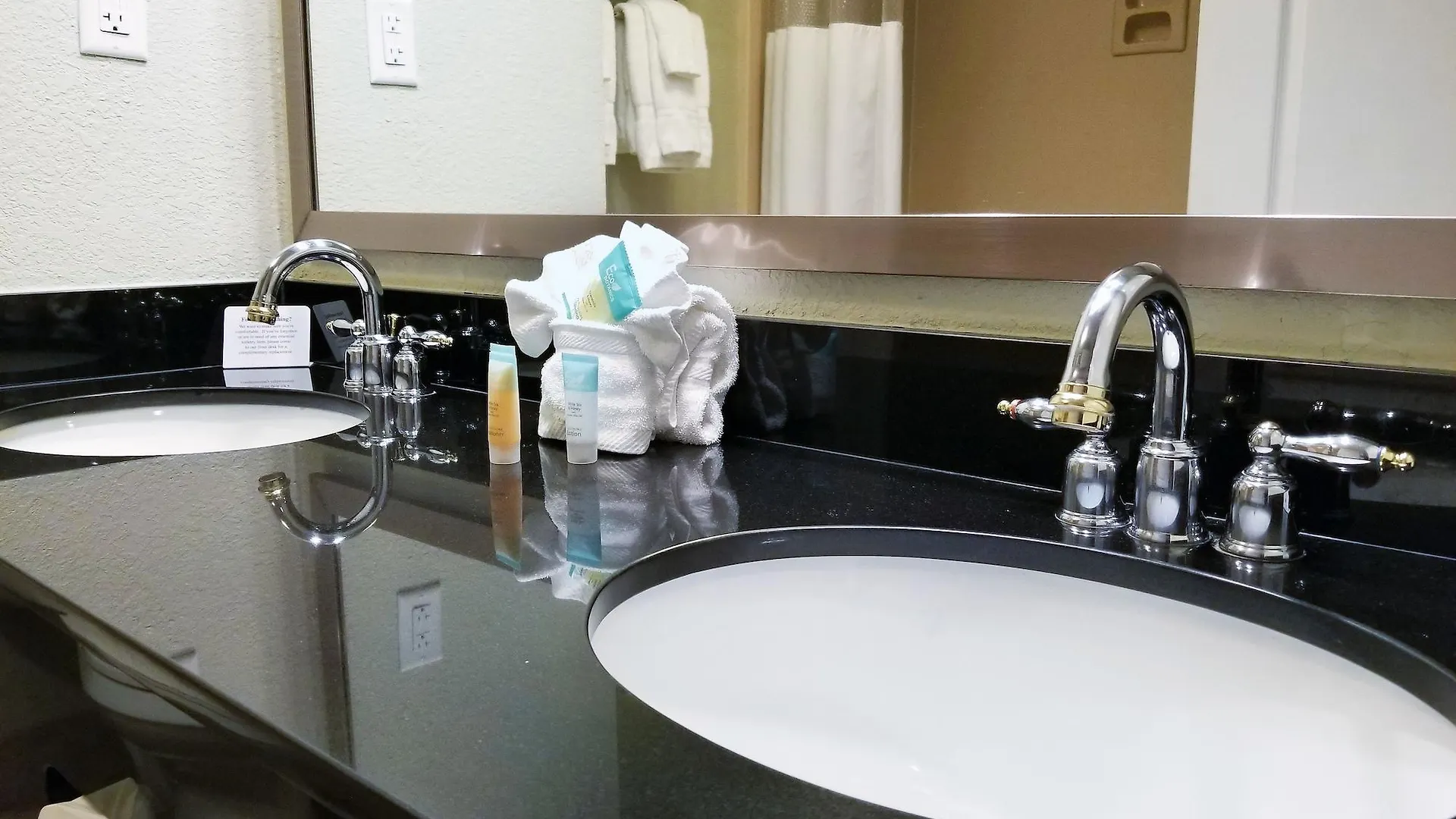 Galleria Palms Orlando - Free Theme Park Shuttles Hotel