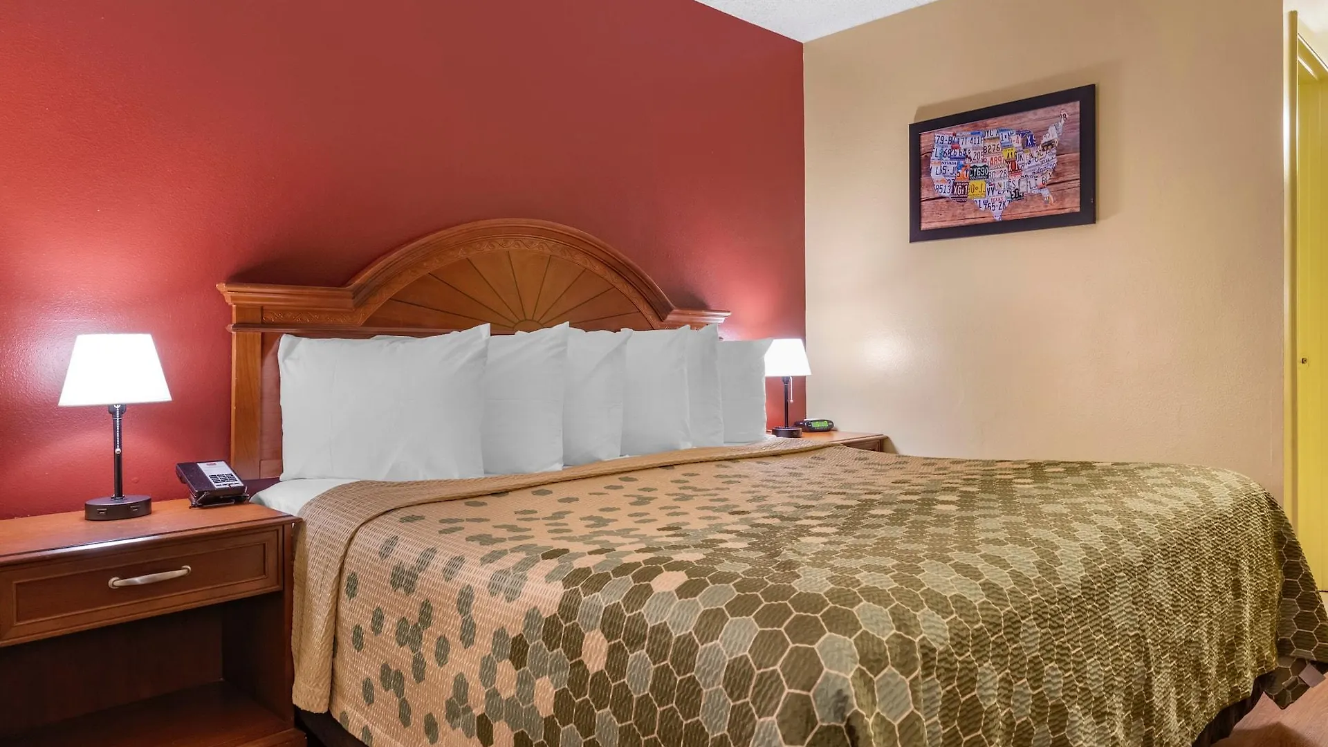 Hotel Econo & Maingate 2*