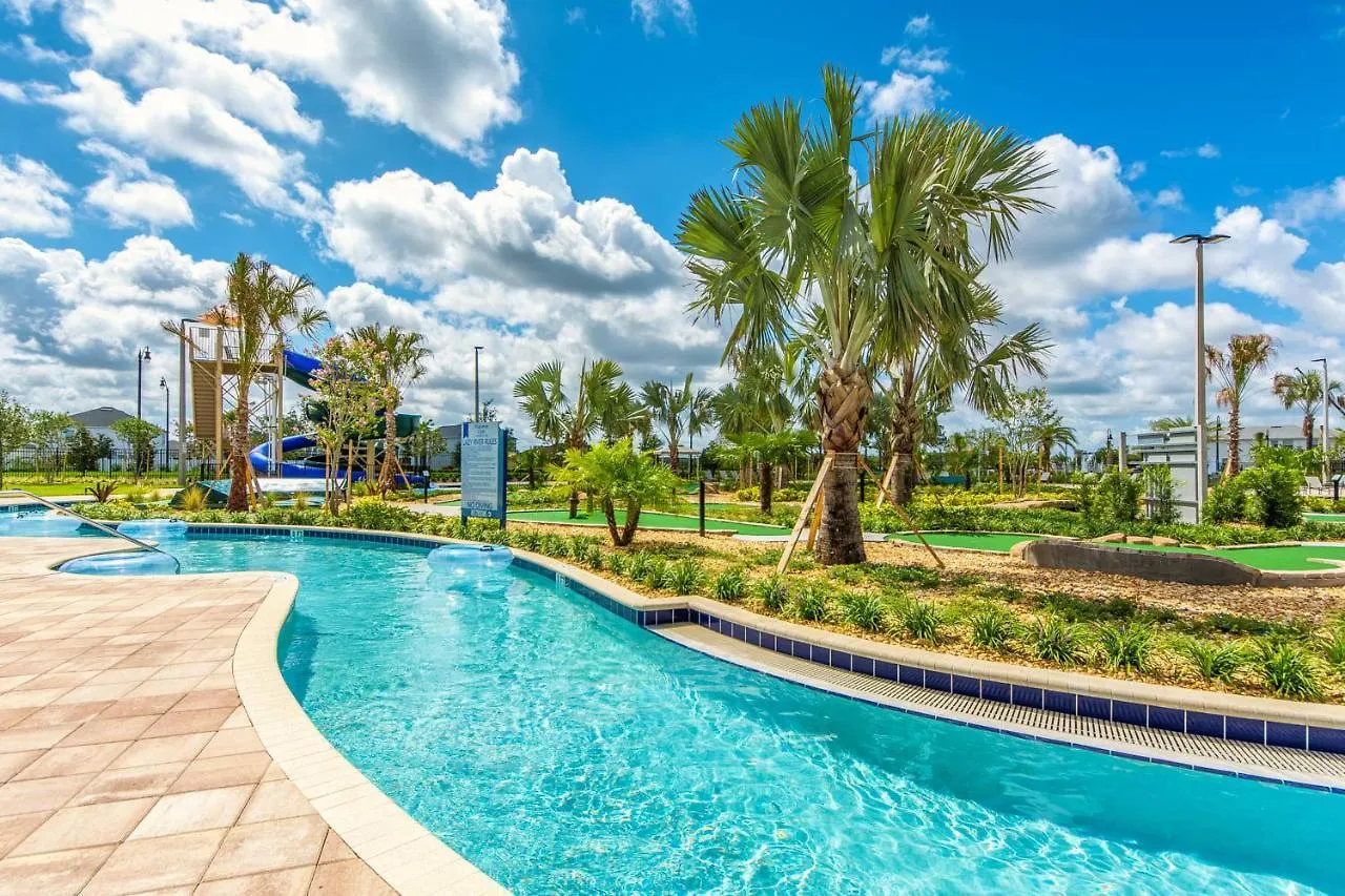 Charming Townhouse With Pool At Storey Holiday home *