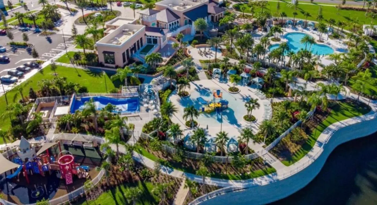 Modern Decor With Themed Rooms, With Retro Game And Huge Pool In Upscale Resort! #6s820 Holiday home Four Corners