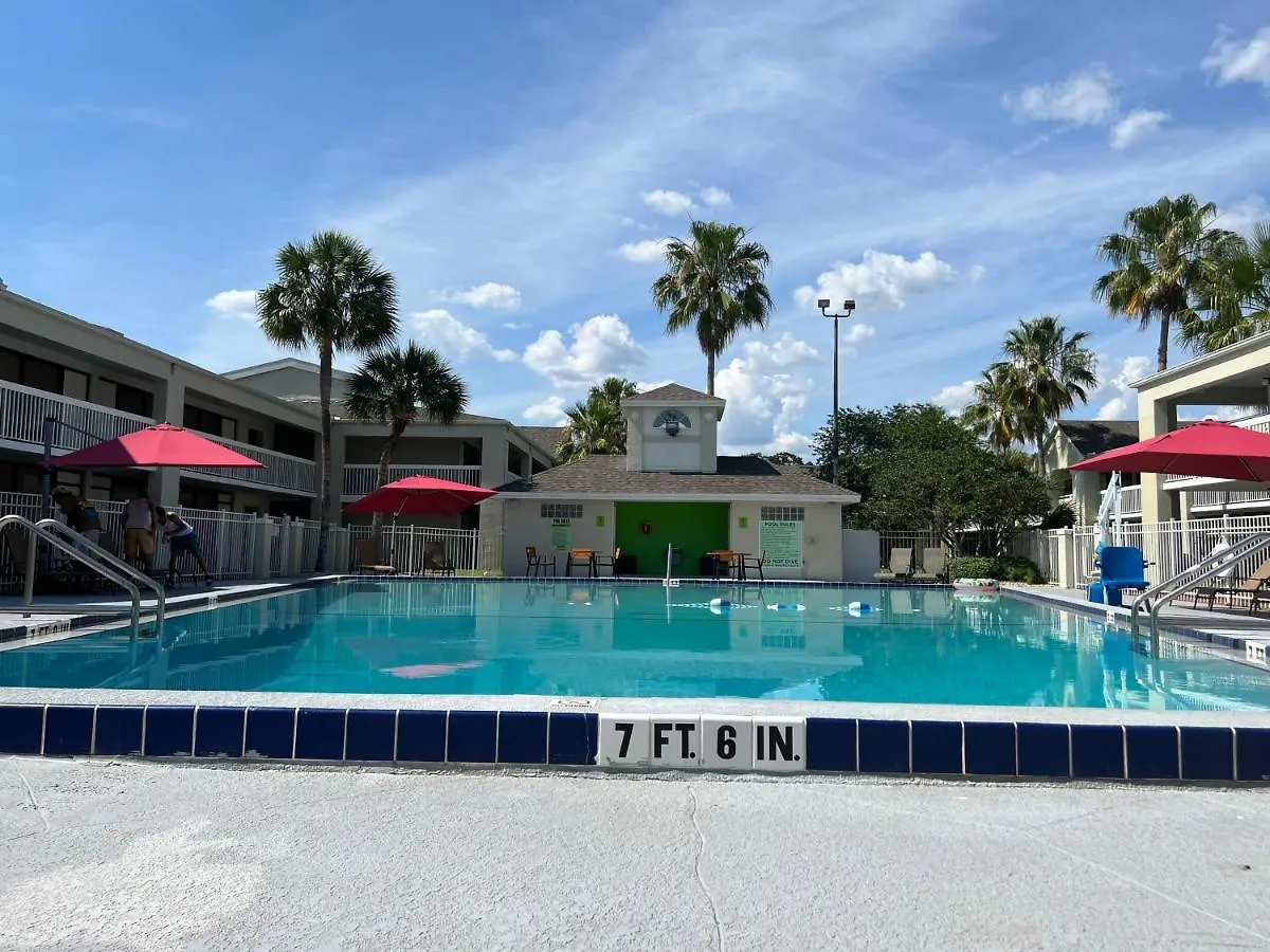 Hotel Near 4 People 3*