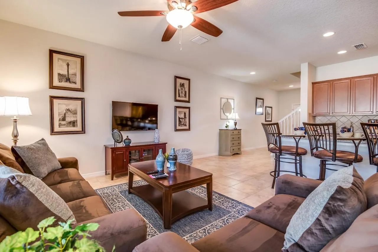 Townhome Wprivate Pool & Free On-site Water Park * Kissimmee