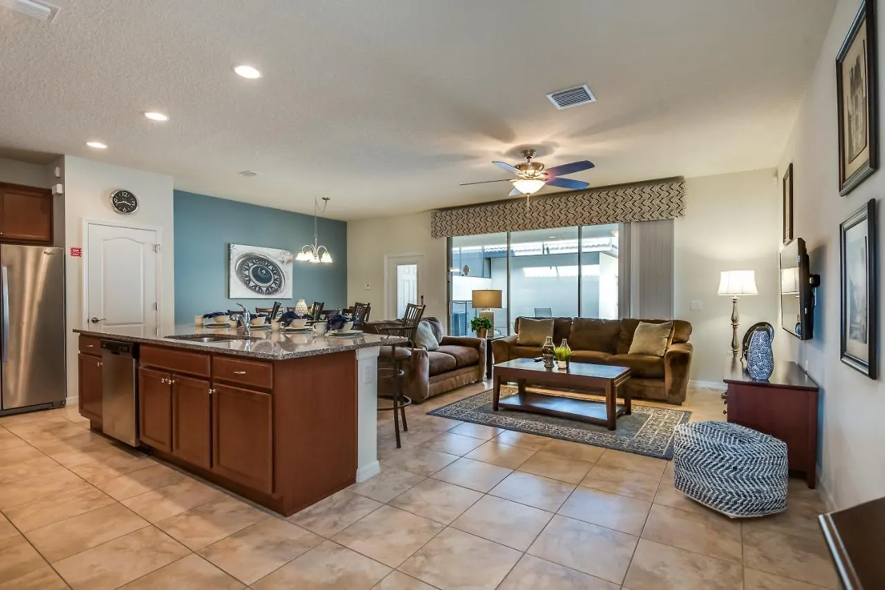 Townhome Wprivate Pool & Free On-site Water Park Kissimmee