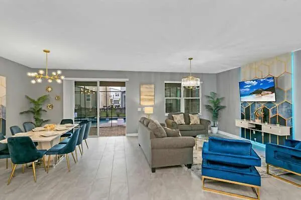 Holiday home Amazing Family 8min Disneyworld Pool/spa Sleeps 24