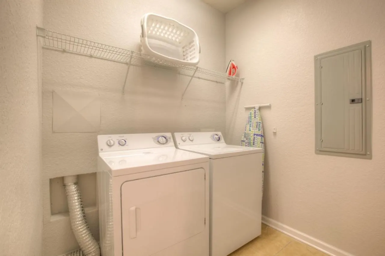 Stunning Lakeview Wprivate Balcony Apartmán