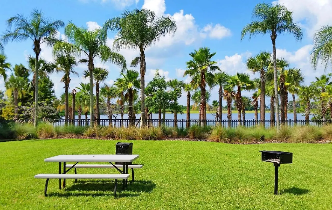 Stunning Lakeview Wprivate Balcony Apartmán