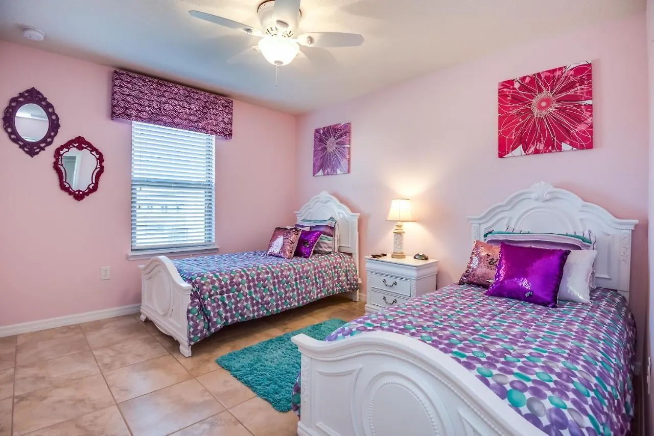 Holiday home Townhome Wprivate Pool & Free On-site Water Park *