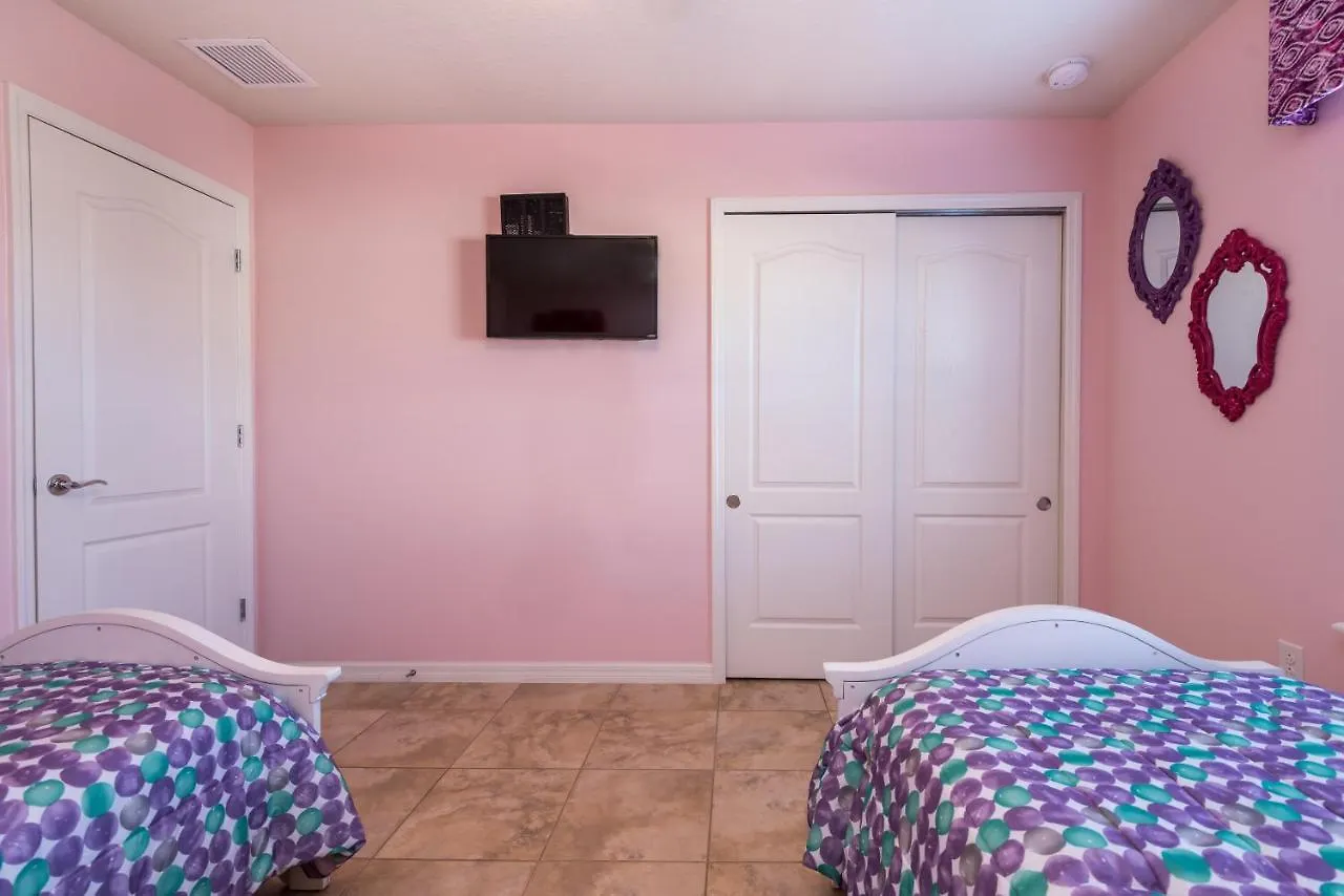 Holiday home Townhome Wprivate Pool & Free On-site Water Park