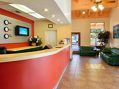 Super 8 By Wyndham Kissimmee/maingate/orlando Area Hotel