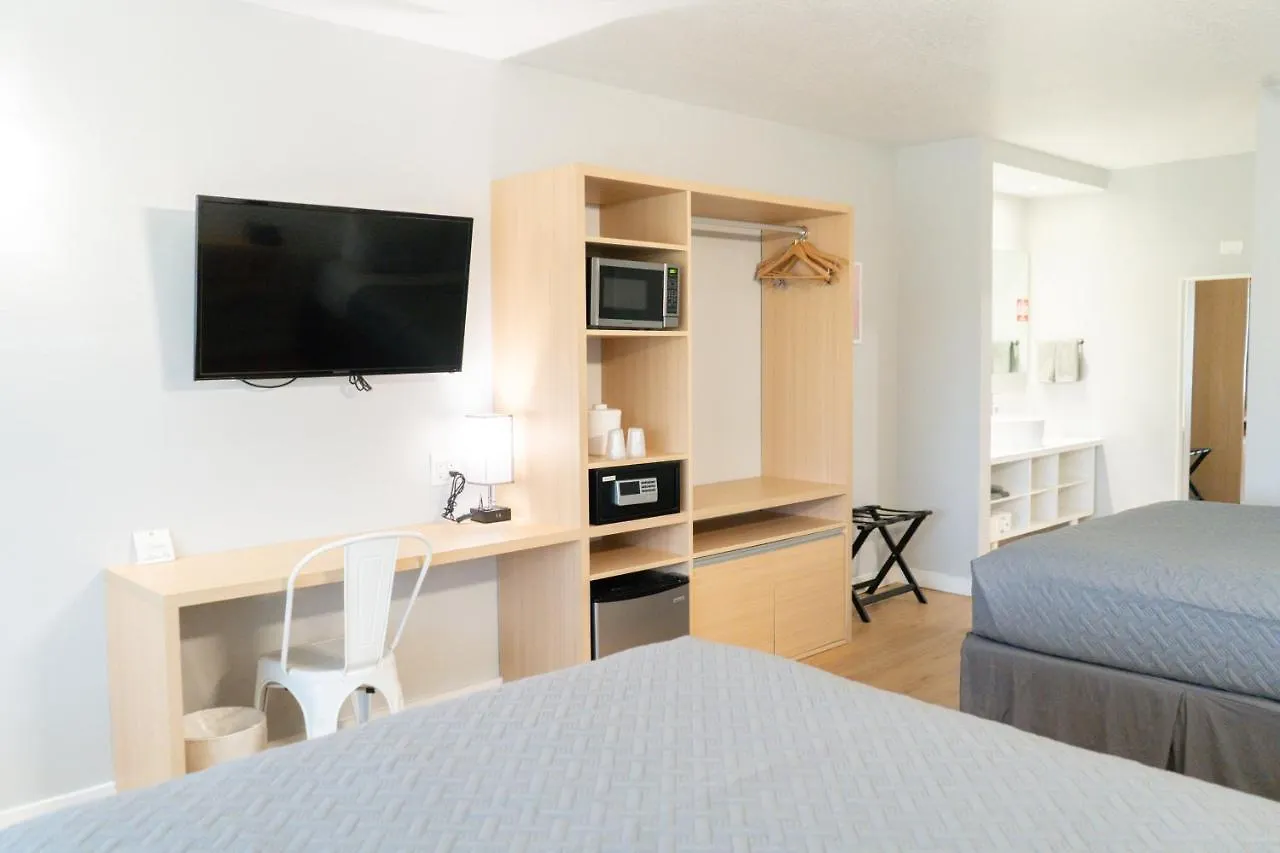 Hotel Near 4 People
