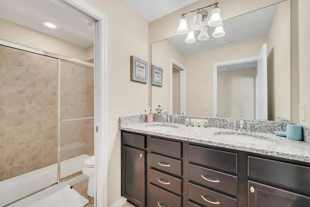 Disney Modern 6 Bedroom Vacation W/ Pool &hot Tub Holiday home *