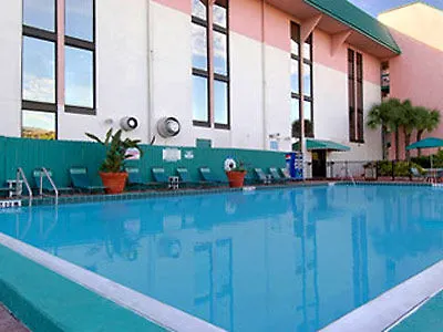 Hotel Ramada Maingate West 3*