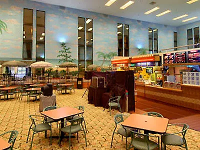 Ramada Maingate West Hotel 3*