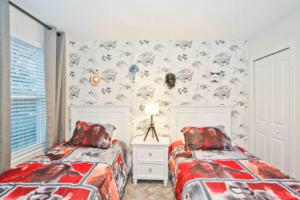 Holiday home Storey 7 Bedroom With Extra Large Bedrooms!