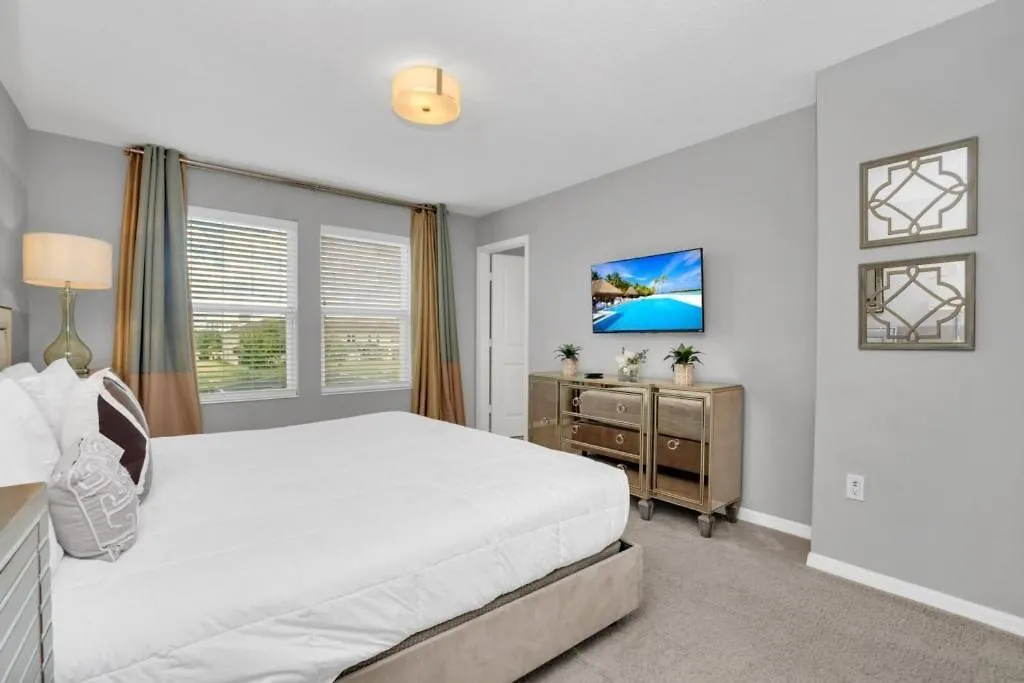 4 Bed Townhome With Private Pool Near Disney! Townhouse *