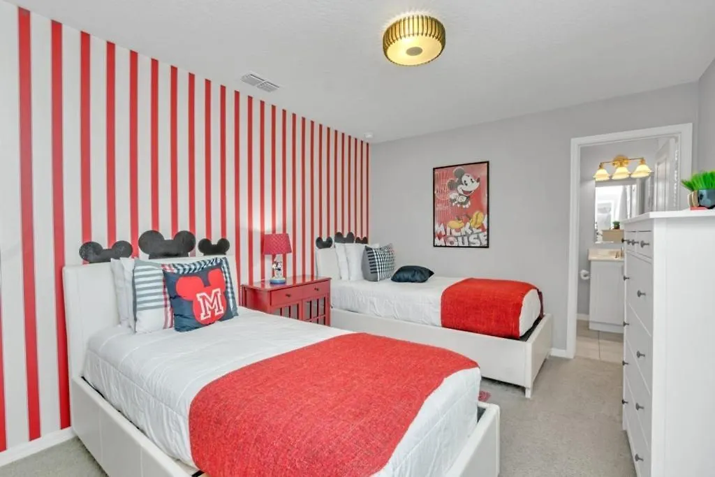 Holiday home 4 Bed Townhome With Private Pool Near Disney! Townhouse *