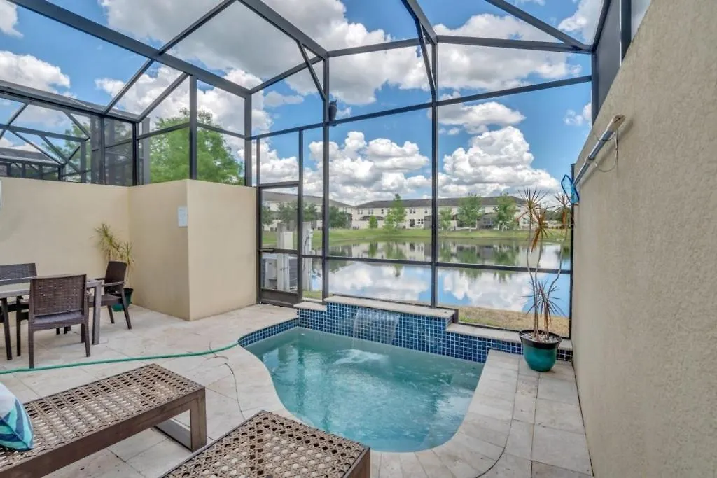 4 Bed Townhome With Private Pool Near Disney! Townhouse