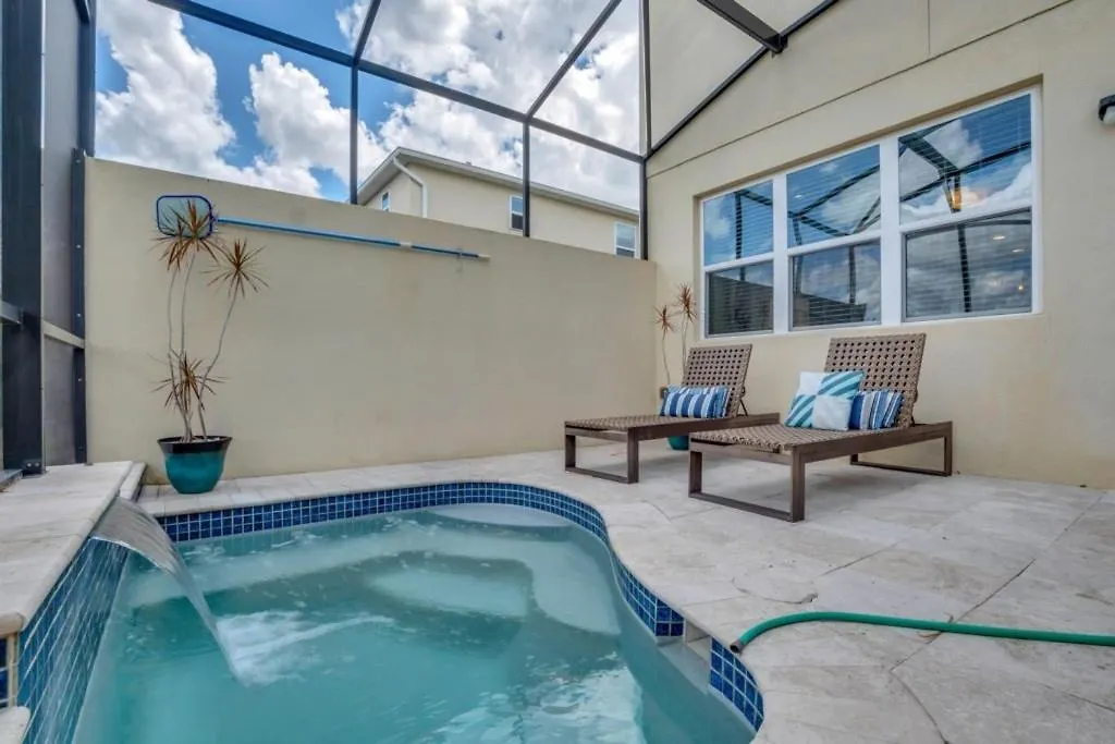 4 Bed Townhome With Private Pool Near Disney! Townhouse