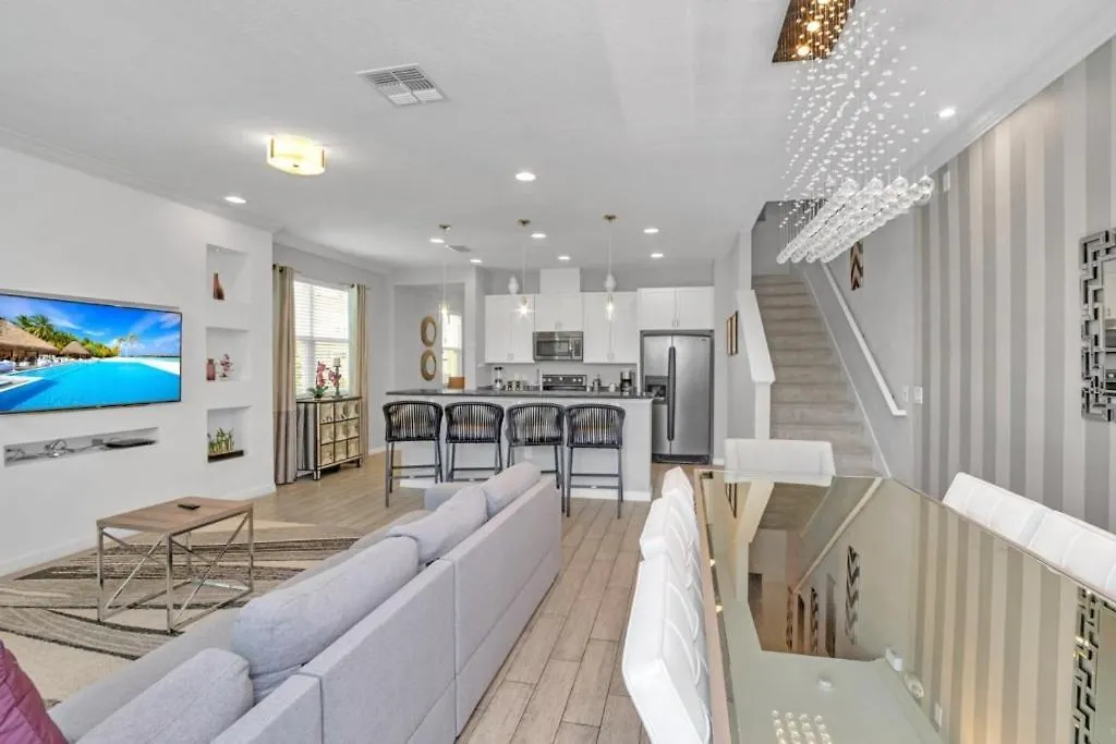 Holiday home 4 Bed Townhome With Private Pool Near Disney! Townhouse Kissimmee