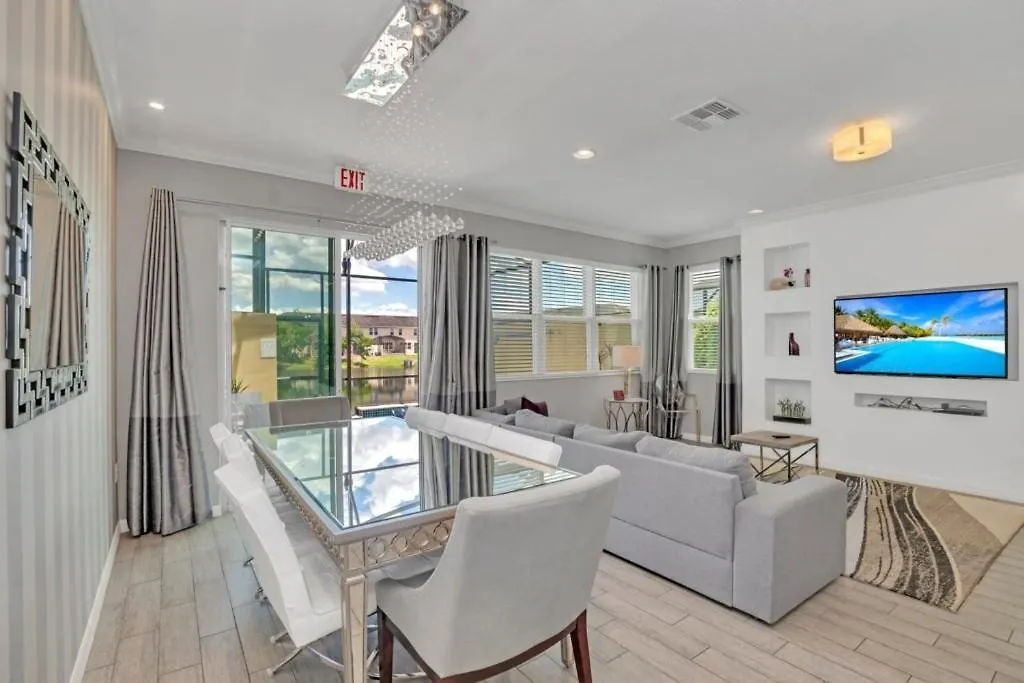 4 Bed Townhome With Private Pool Near Disney! Townhouse * Kissimmee