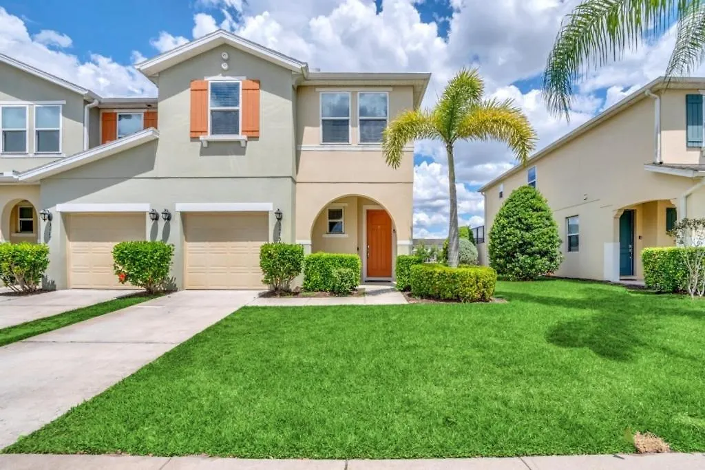 4 Bed Townhome With Private Pool Near Disney! Townhouse Kissimmee