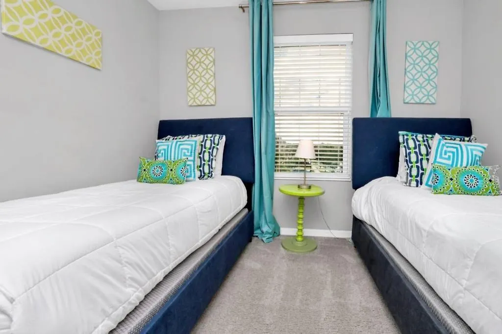 4 Bed Townhome With Private Pool Near Disney! Townhouse Kissimmee
