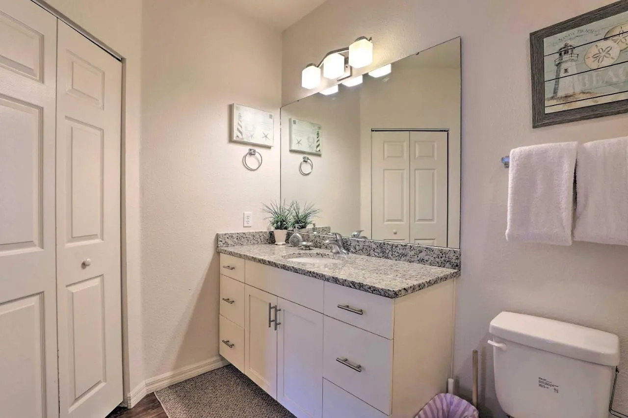 Vakantiehuis Lucaya Village Townhome With Pool, 6 Mi To Disney! *