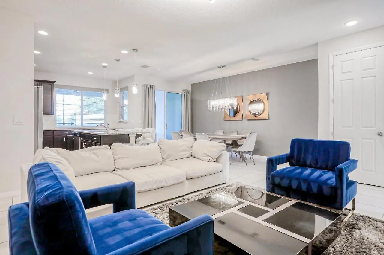 Holiday home Carefree On Carey Palm *