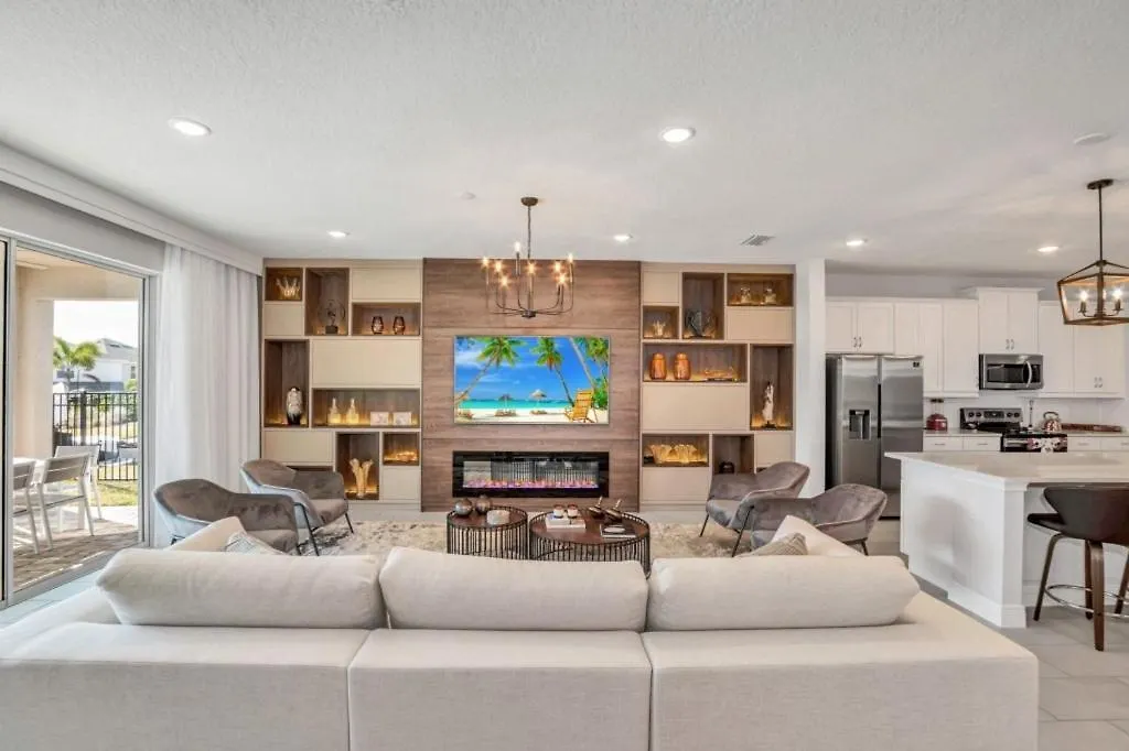 10 Bed Movie Theater Room, Pool, Games Villa