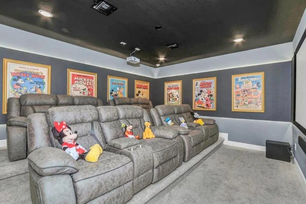 10 Bed Movie Theater Room, Pool, Games * Kissimmee