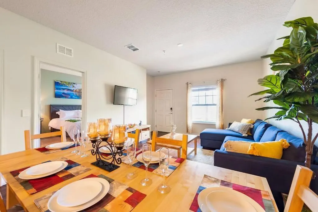 Super Comfy And Spacious 3 Bedroom 10 Minutes From Disney, With Major Shopping 4 Minutes Away Holiday home