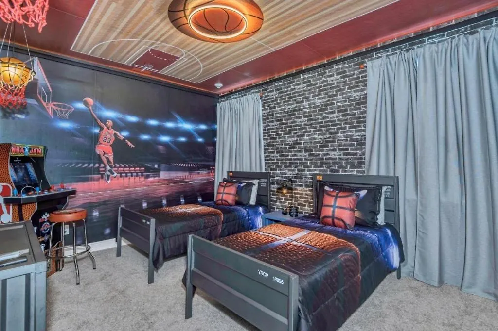 10 Bed Movie Theater Room, Pool, Games Kissimmee