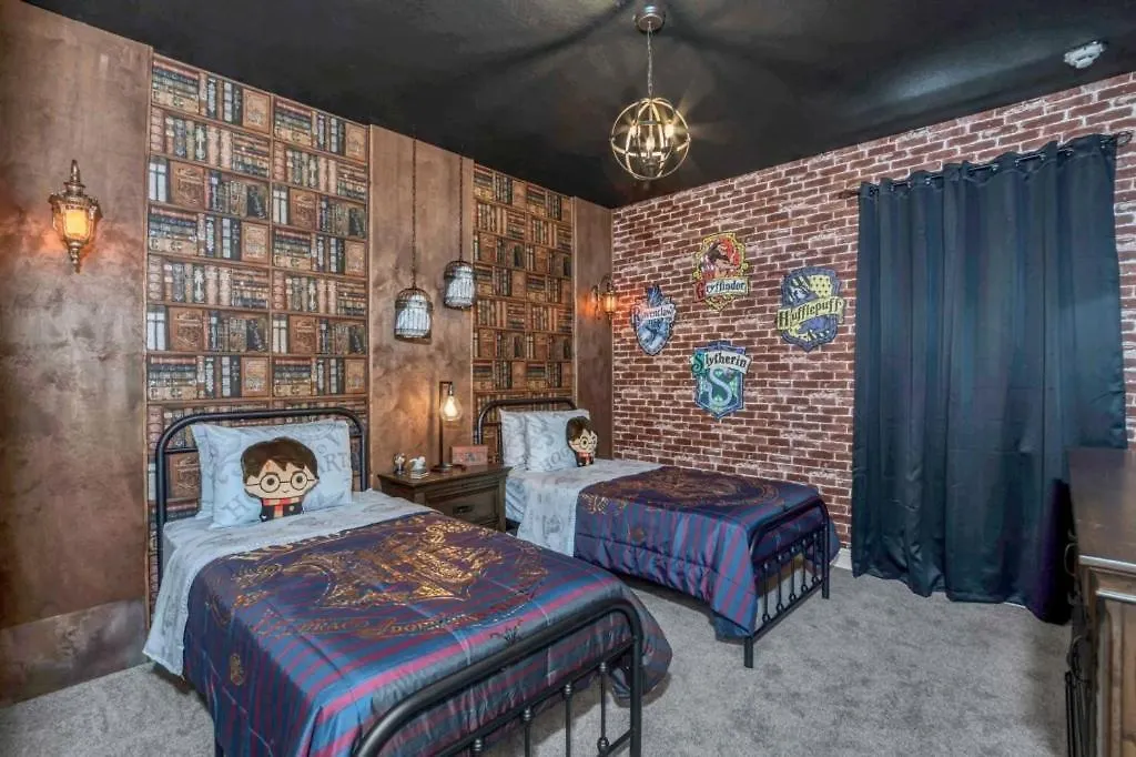 Villa 10 Bed Movie Theater Room, Pool, Games Kissimmee