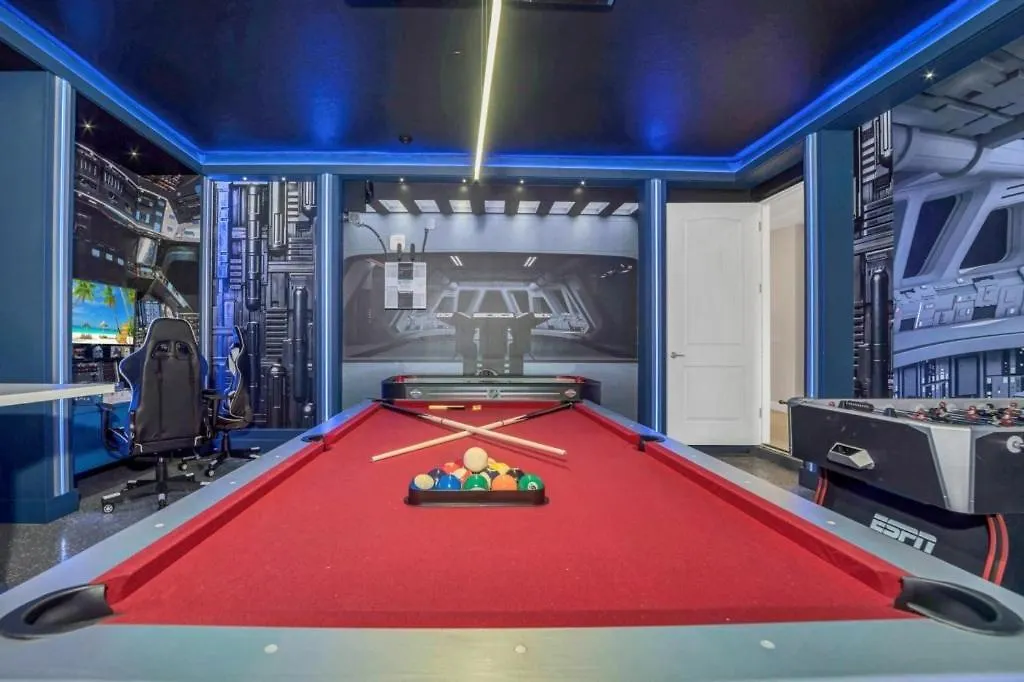 10 Bed Movie Theater Room, Pool, Games Kissimmee