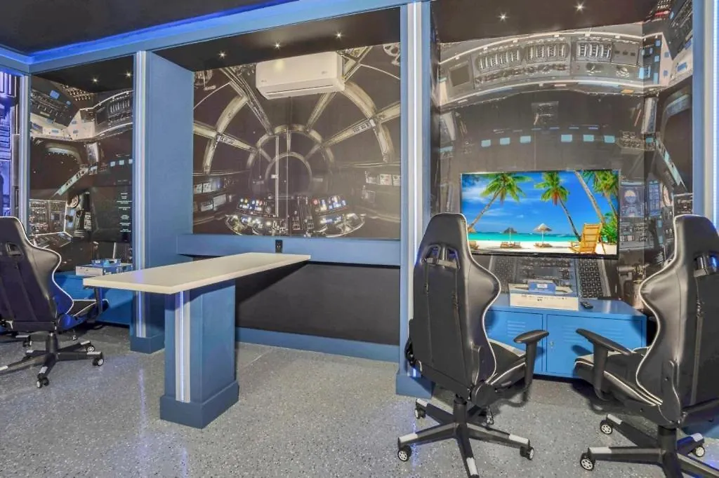 10 Bed Movie Theater Room, Pool, Games Villa