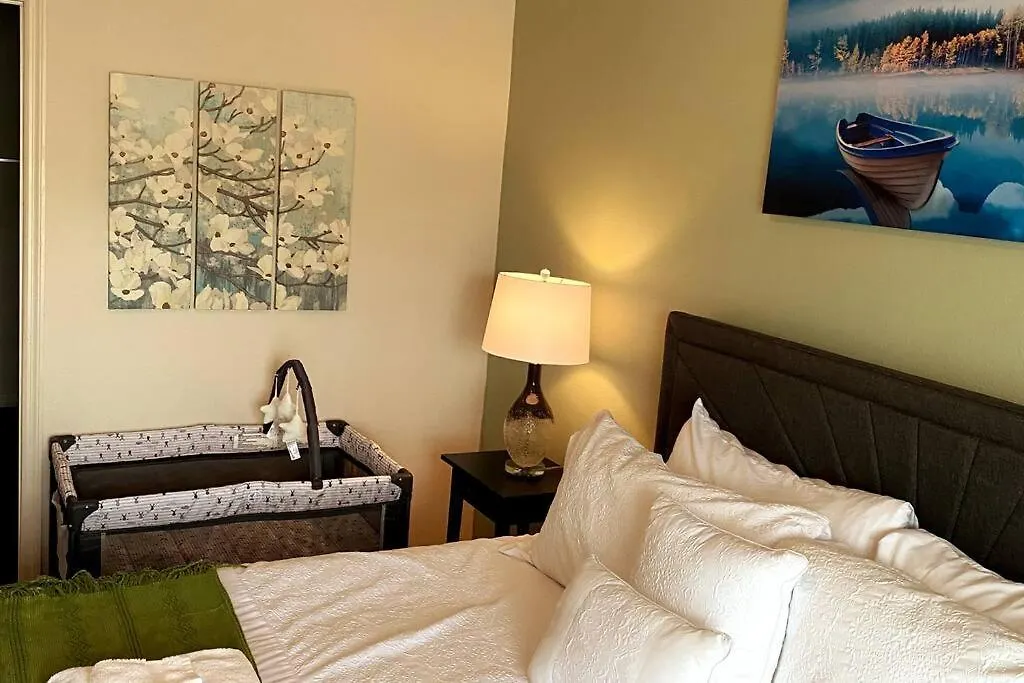 Super Comfy And Spacious 3 Bedroom 10 Minutes From Disney, With Major Shopping 4 Minutes Away Holiday home