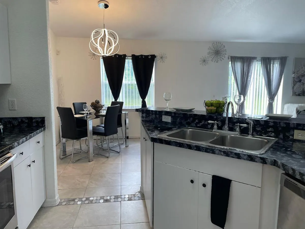 Cozy Spacious 4bd With Garden Tub Near Kissimmee