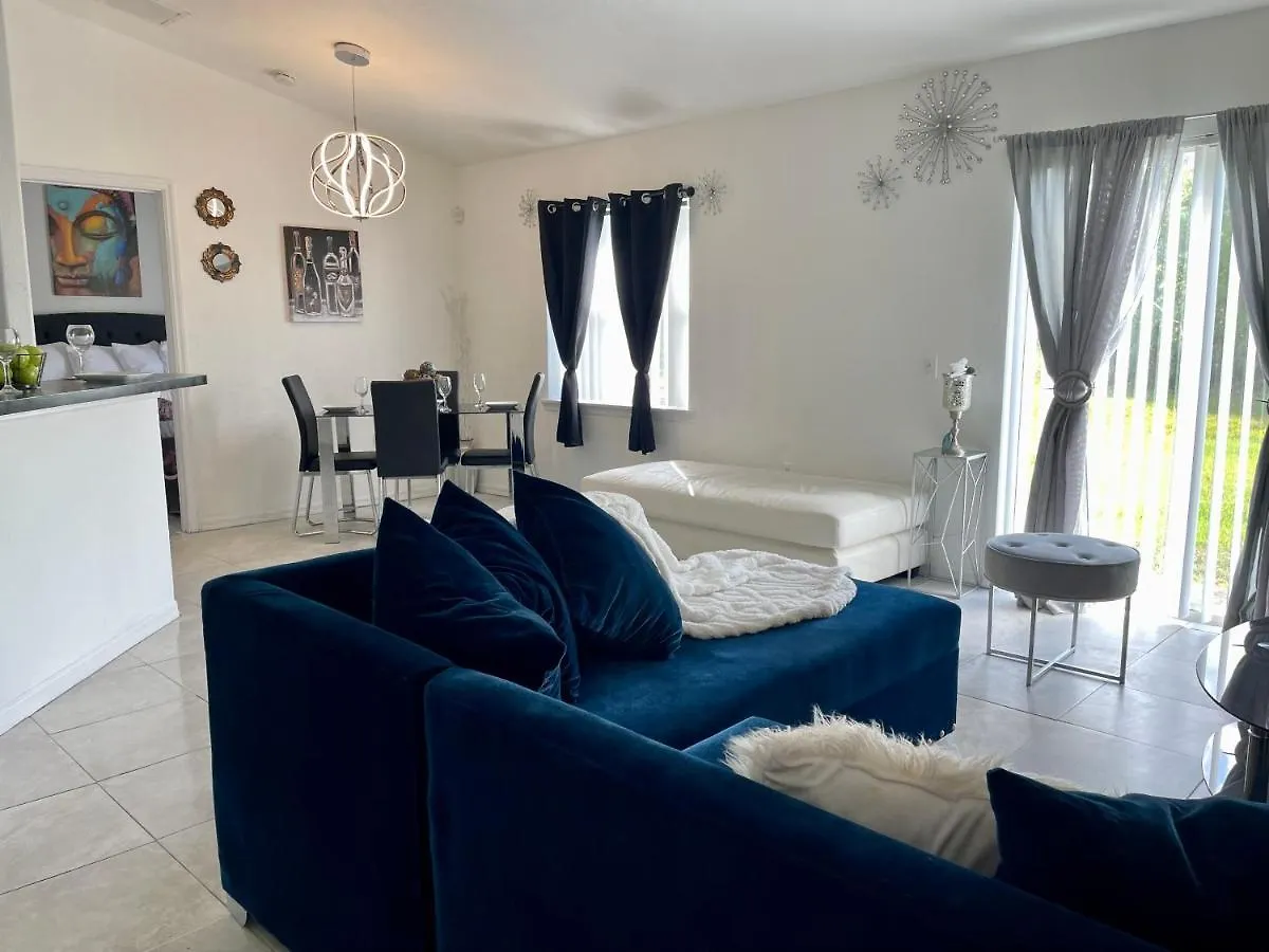 Holiday home Cozy Spacious 4bd With Garden Tub Near Kissimmee