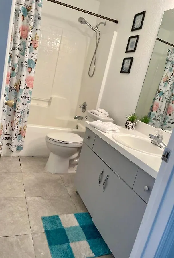 Holiday home Cozy Spacious 4bd With Garden Tub Near