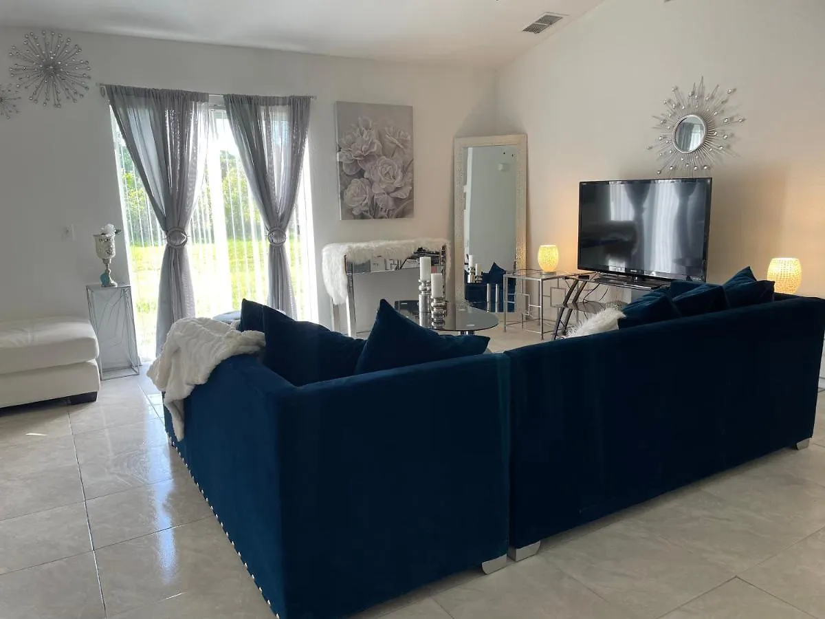 Cozy Spacious 4bd With Garden Tub Near Kissimmee