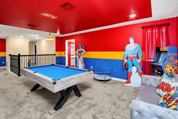 Decorated 8min Disneyworld Pool/spa Sleeps 22 Holiday home *