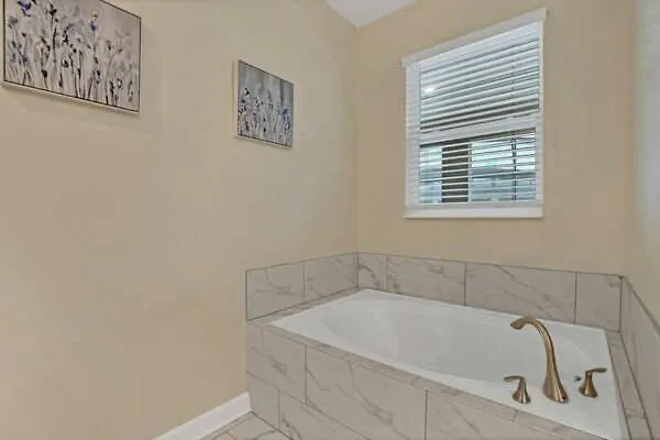 Decorated 8min Disneyworld Pool/spa Sleeps 22 Holiday home