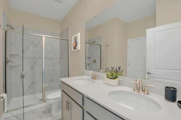 Decorated 8min Disneyworld Pool/spa Sleeps 22 Holiday home