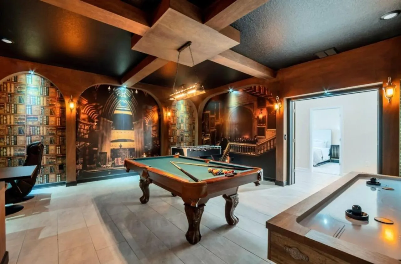 St Barts 9 Bedroom & Games Holiday home *