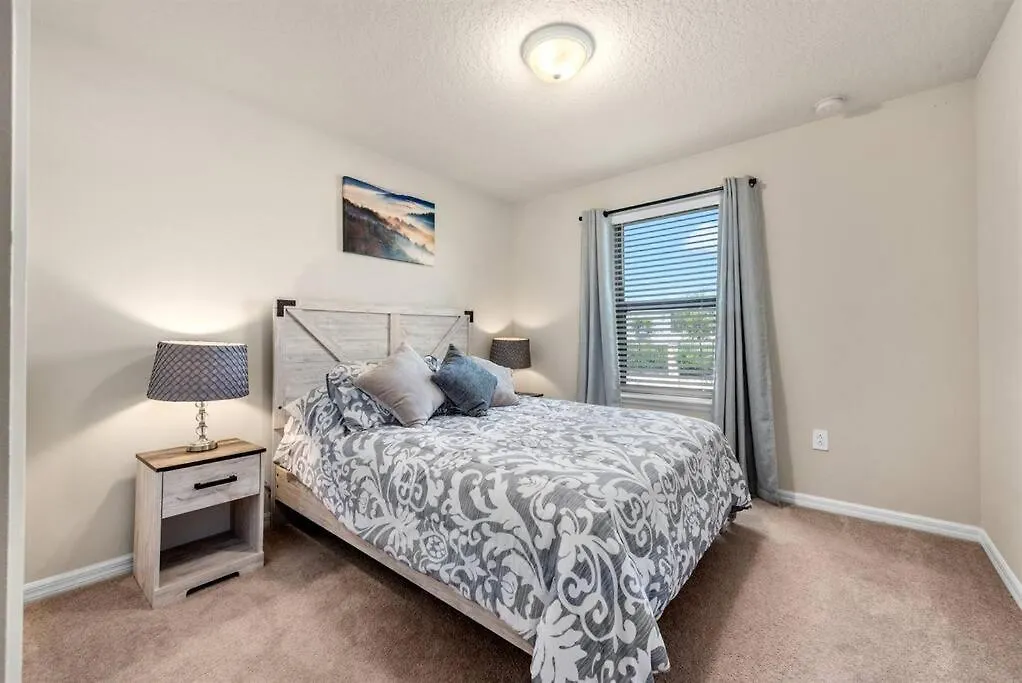 Amazing 5 Bedrooms With Pool/bbq Near *