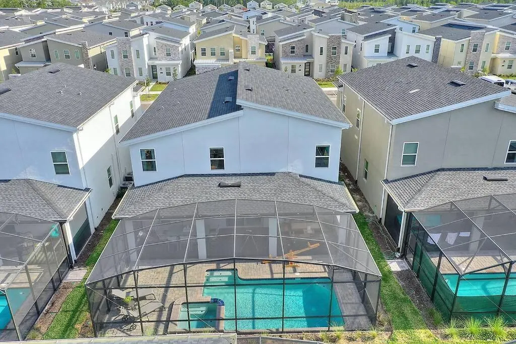 Luxury Near 8 Bedroom Private Pool & Playground