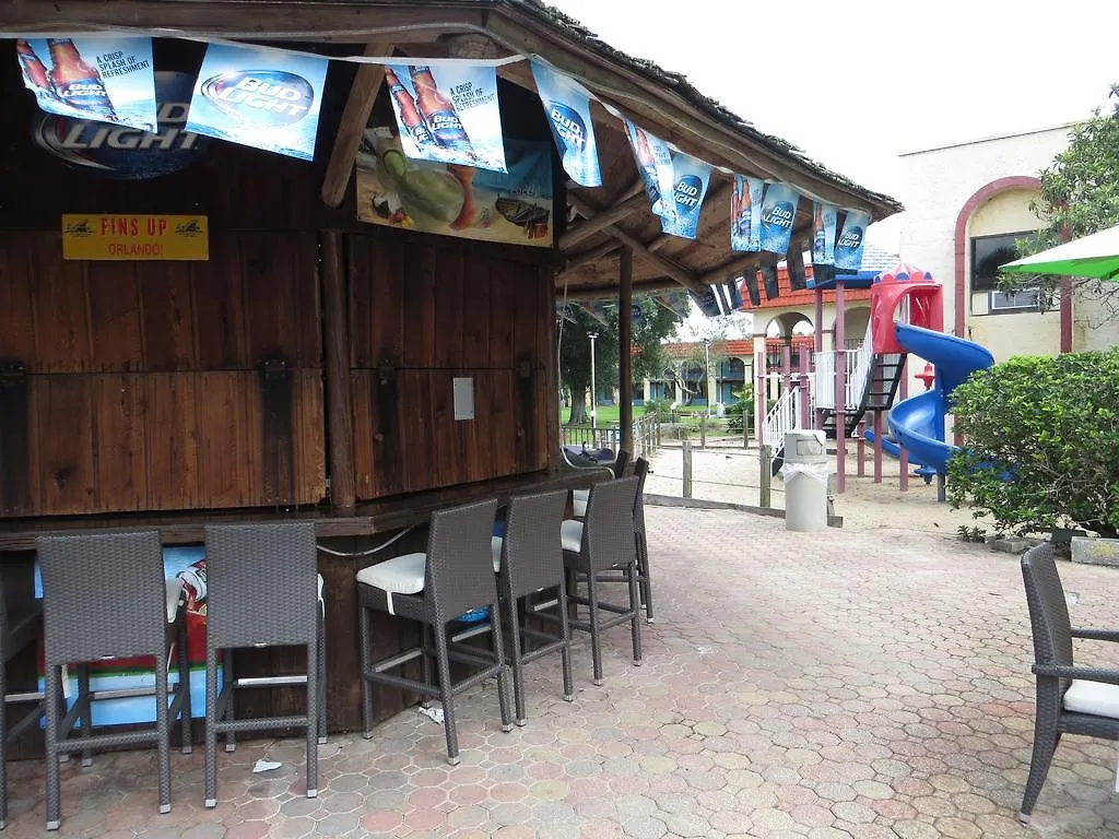 梅因盖特湖边度假酒店 3* Four Corners