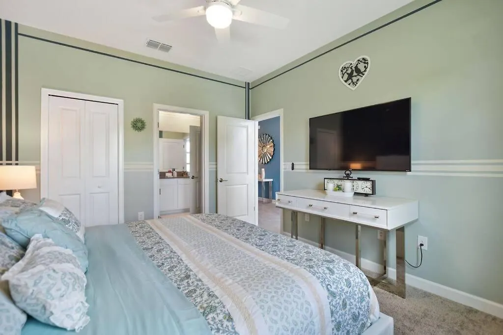 Luxury Near 8 Bedroom Private Pool & Playground *
