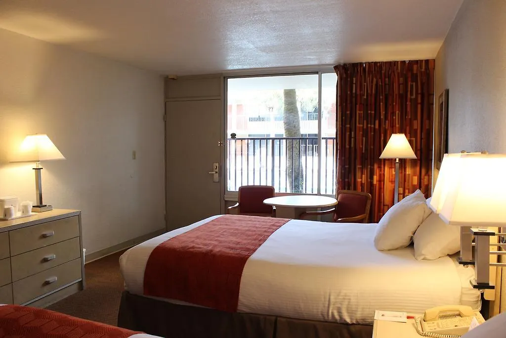 Ramada By Wyndham Kissimmee Gateway - Free Theme Park Shuttle Otel 3*