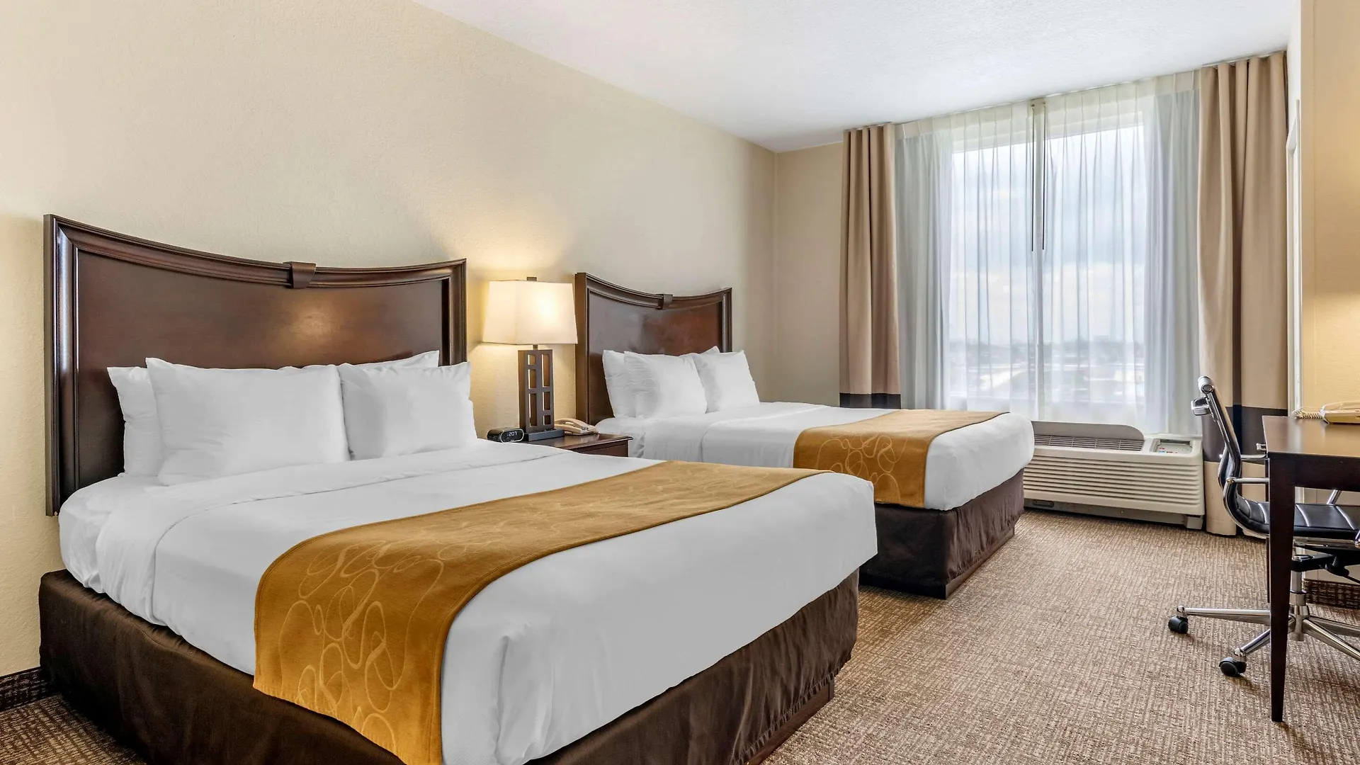 Comfort Maingate East Hotel 3*